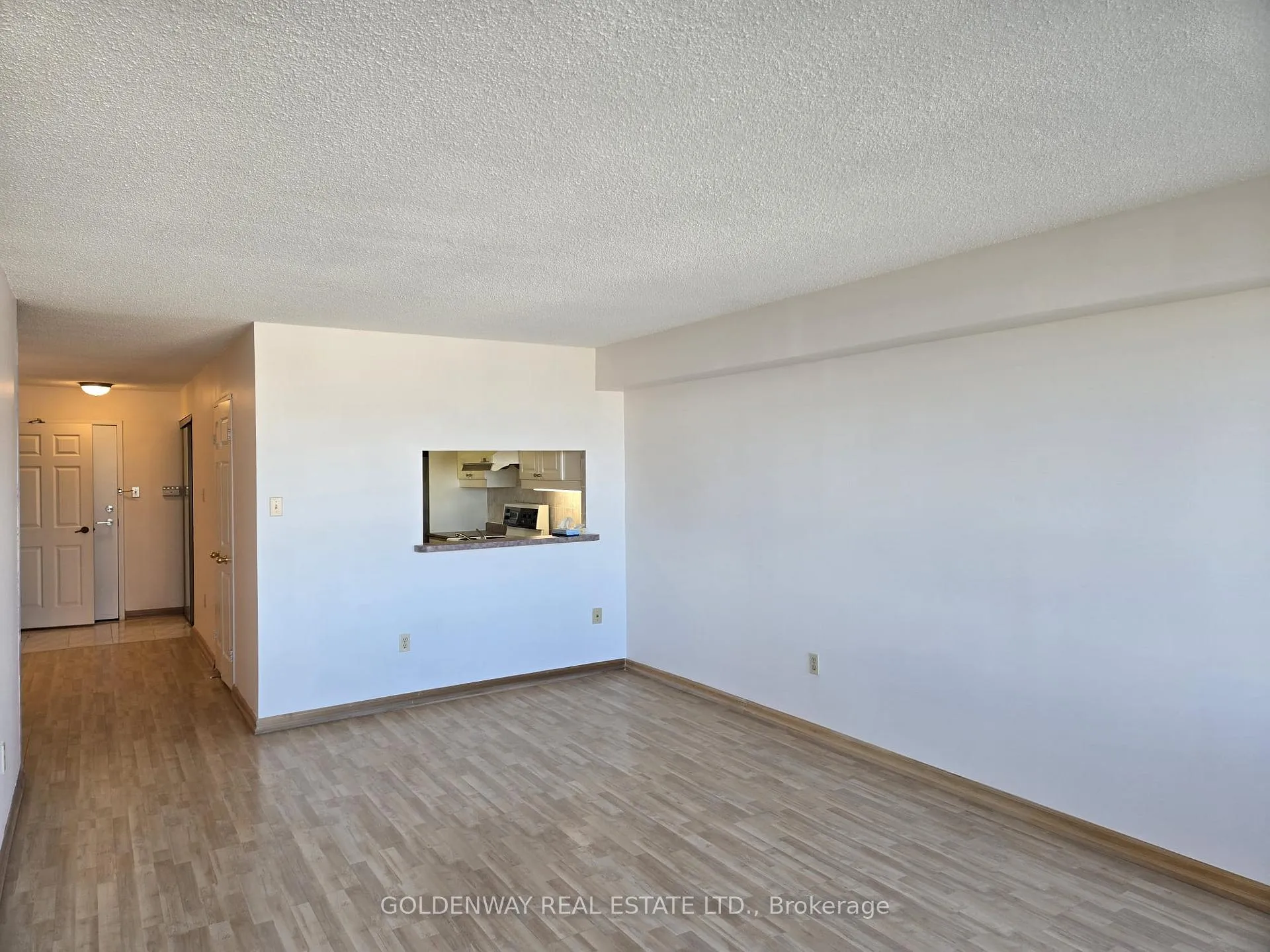 Photo 3 of Unit 808, 55 Skymark Drive, North York, Hillcrest Village — HOMEH