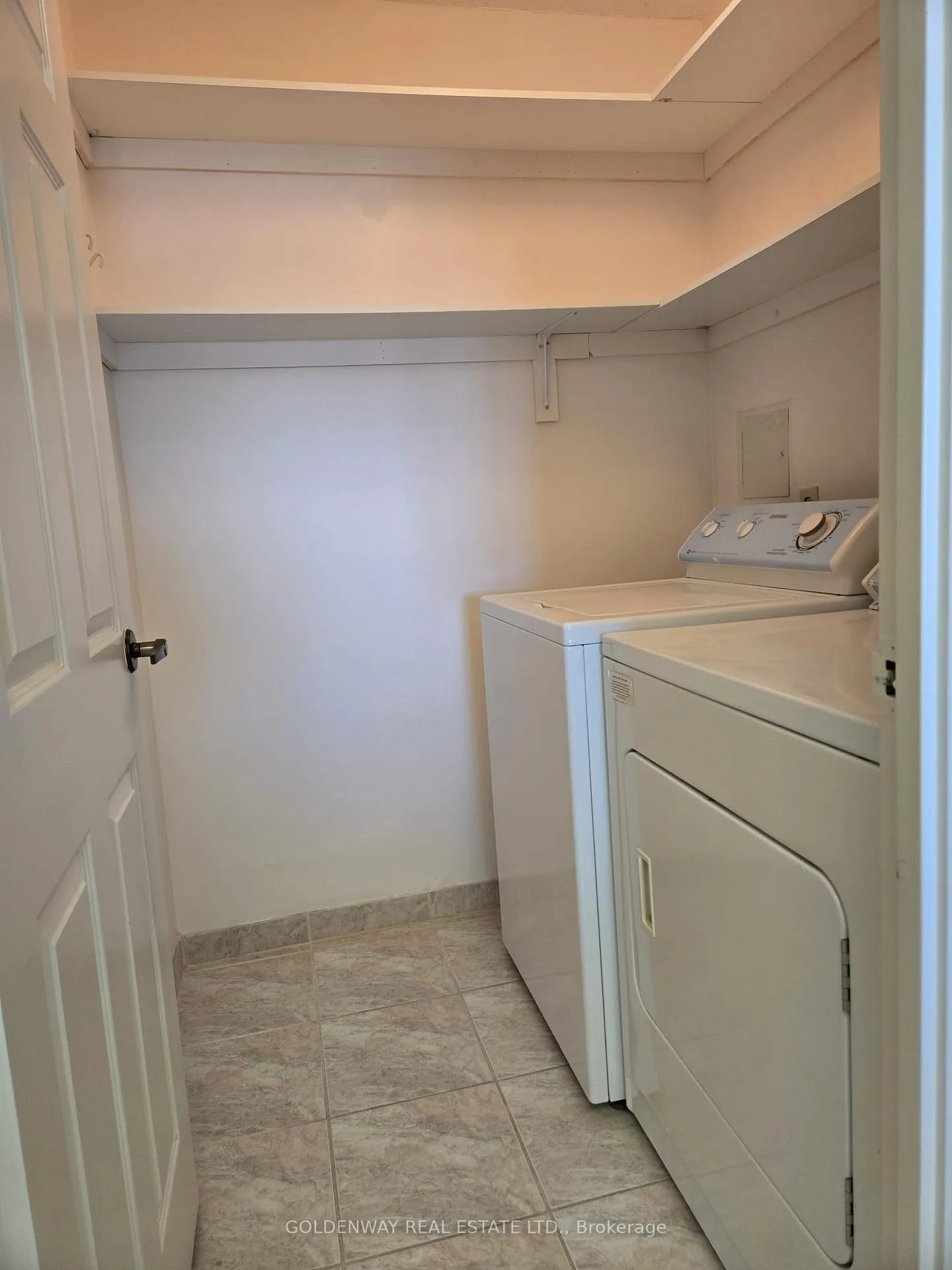 Photo 6 of Unit 808, 55 Skymark Drive, North York, Hillcrest Village — HOMEH