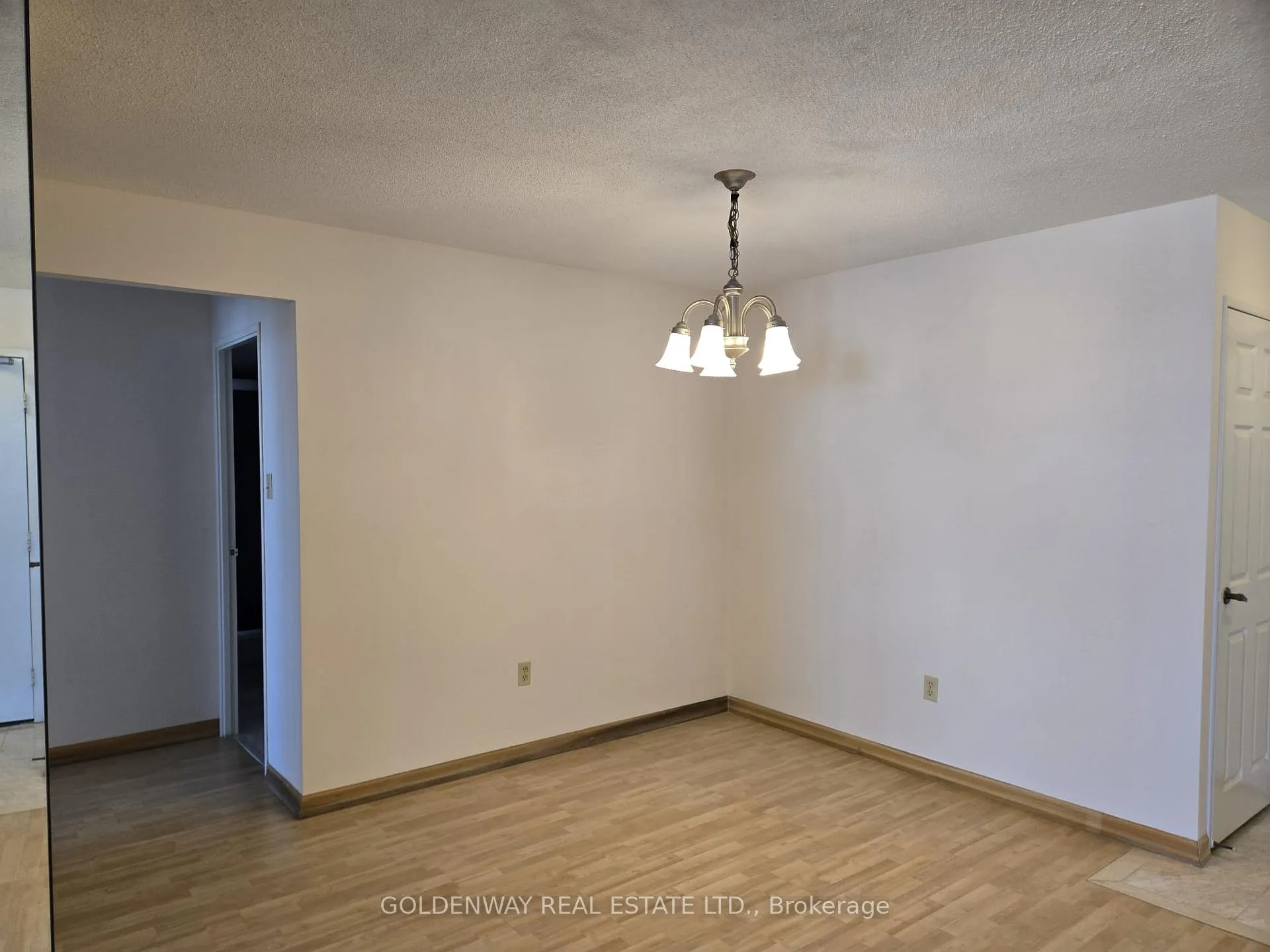 Photo 7 of Unit 808, 55 Skymark Drive, North York, Hillcrest Village — HOMEH