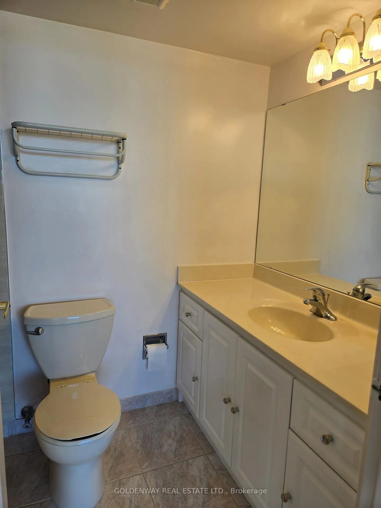 Photo 16 of Unit 808, 55 Skymark Drive, North York, Hillcrest Village — HOMEH
