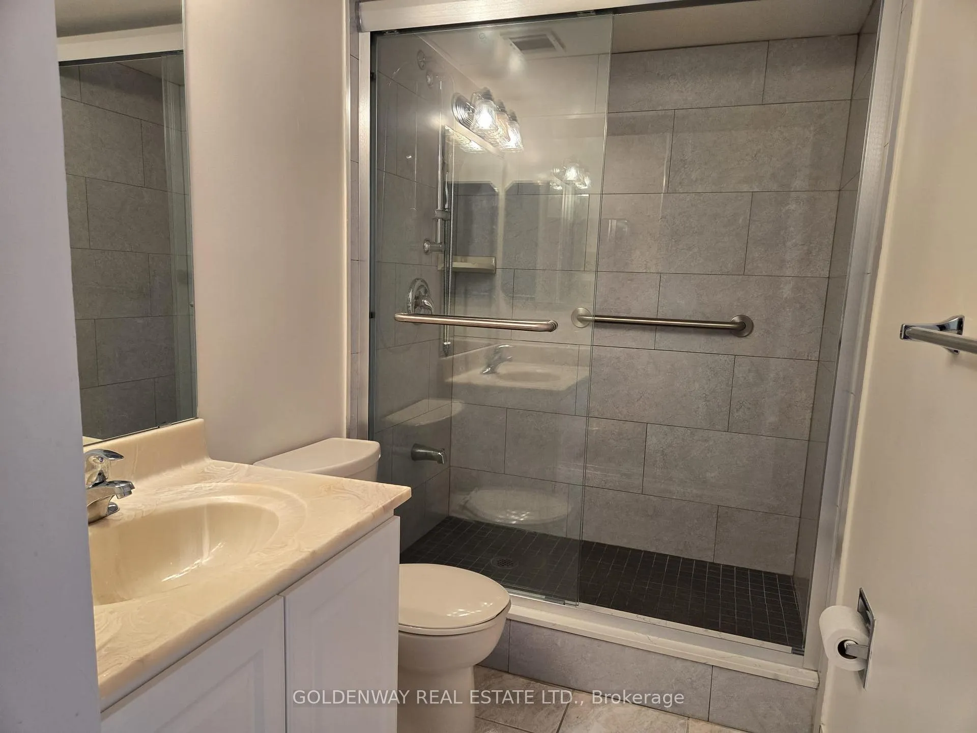 Photo 17 of Unit 808, 55 Skymark Drive, North York, Hillcrest Village — HOMEH