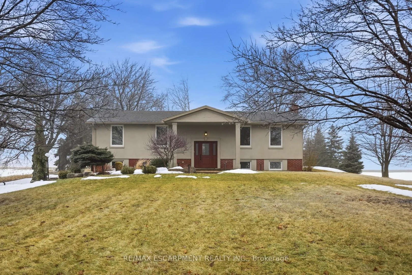 Photo 2 of 9389 Chippewa Road W, Hamilton, Rural Glanbrook — HOMEH