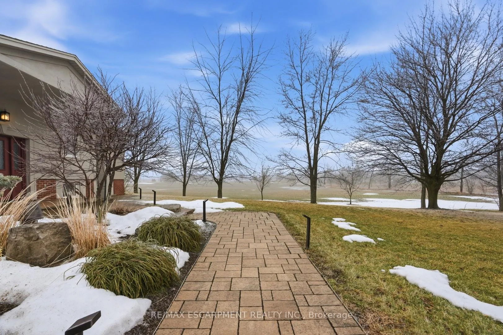 Photo 5 of 9389 Chippewa Road W, Hamilton, Rural Glanbrook — HOMEH