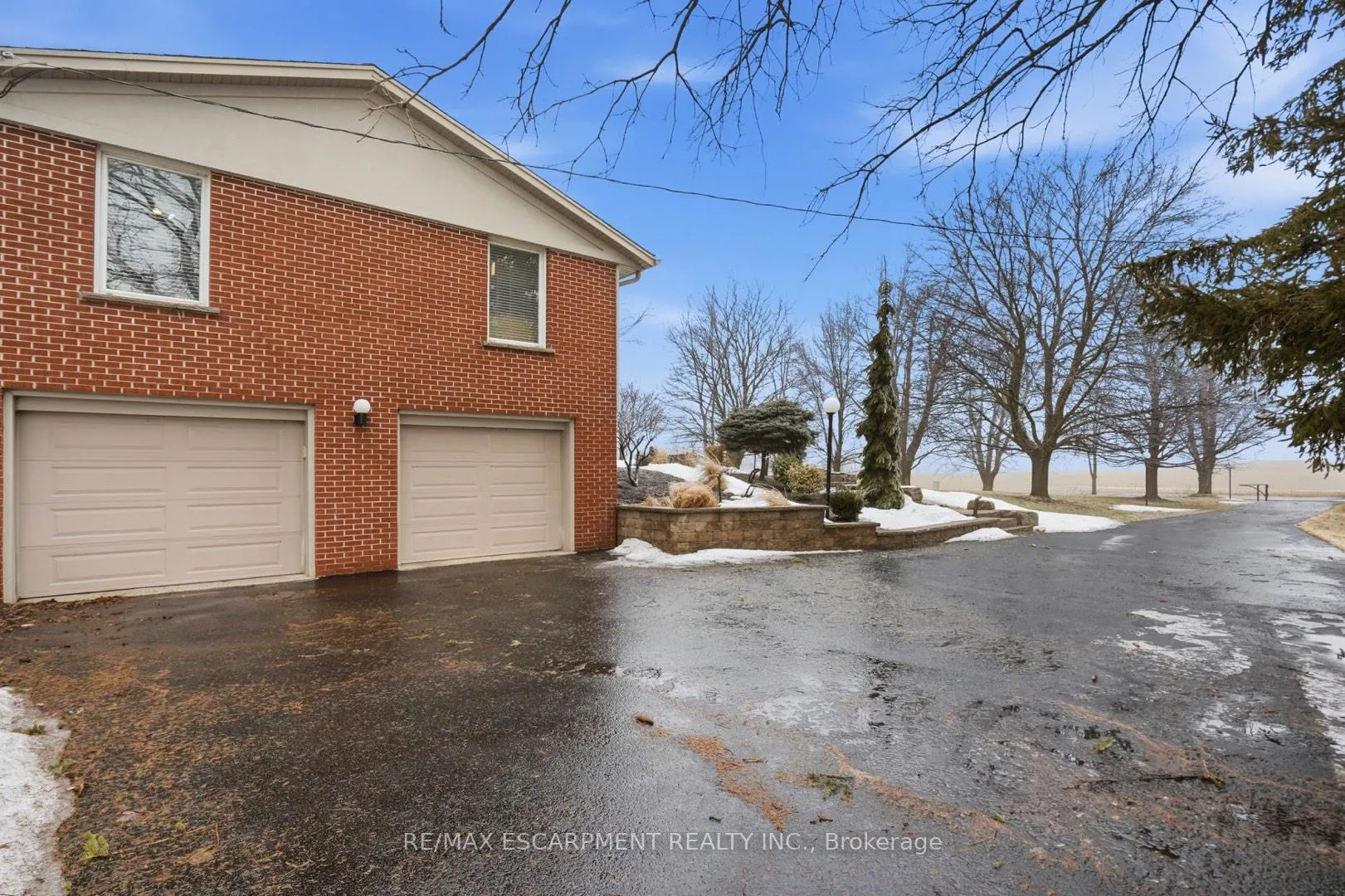 Photo 6 of 9389 Chippewa Road W, Hamilton, Rural Glanbrook — HOMEH