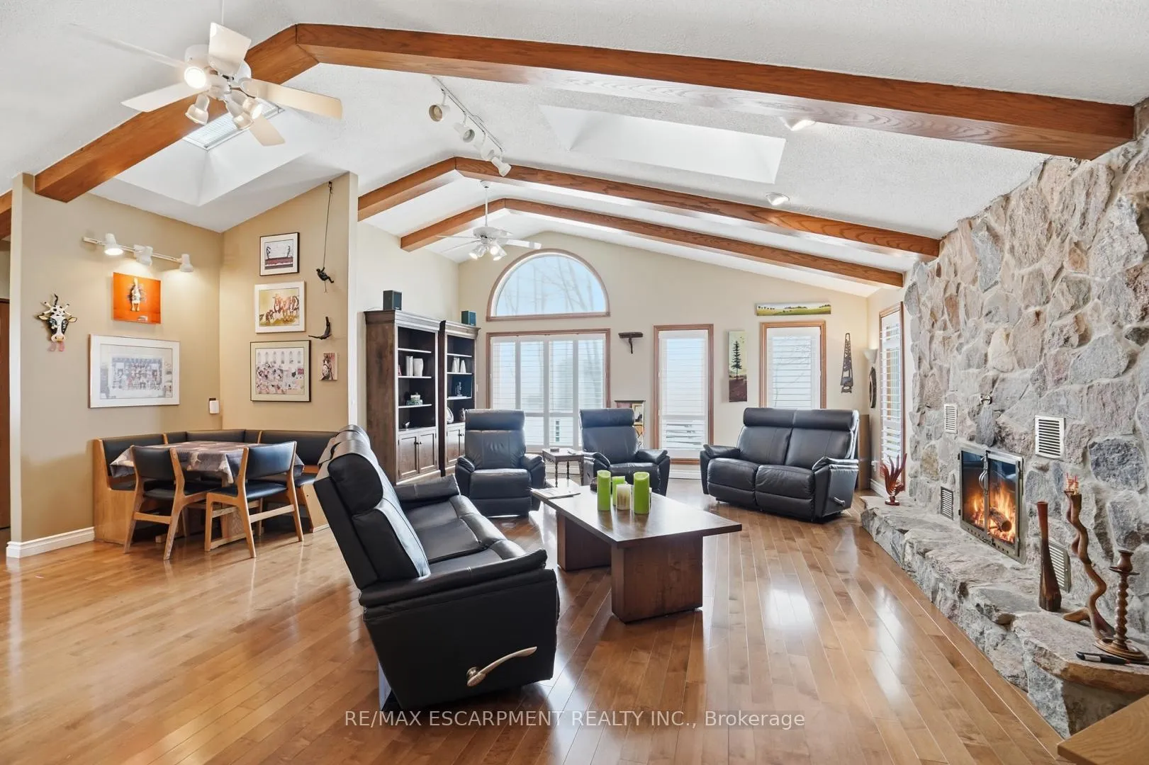 Photo 8 of 9389 Chippewa Road W, Hamilton, Rural Glanbrook — HOMEH
