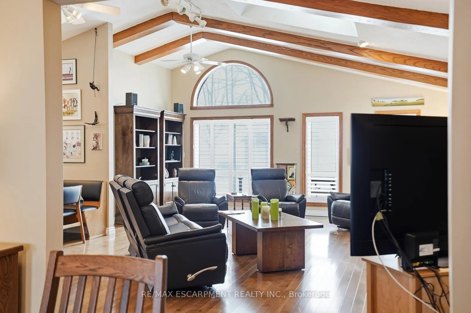 Photo 11 of 9389 Chippewa Road W, Hamilton, Rural Glanbrook — HOMEH
