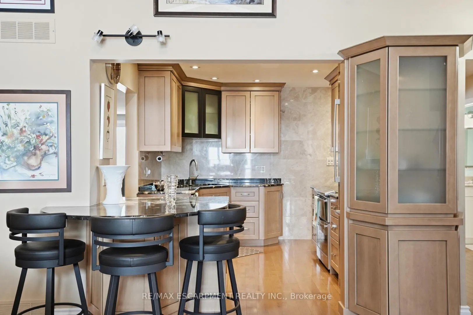 Photo 14 of 9389 Chippewa Road W, Hamilton, Rural Glanbrook — HOMEH