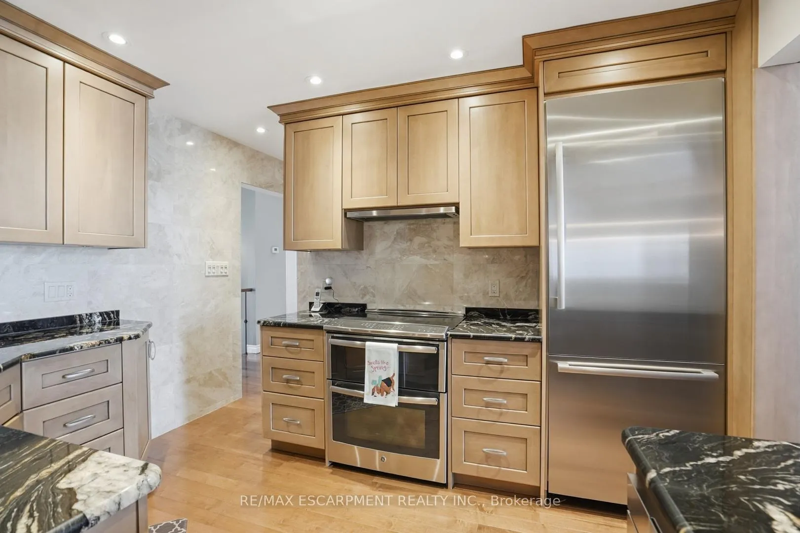 Photo 16 of 9389 Chippewa Road W, Hamilton, Rural Glanbrook — HOMEH