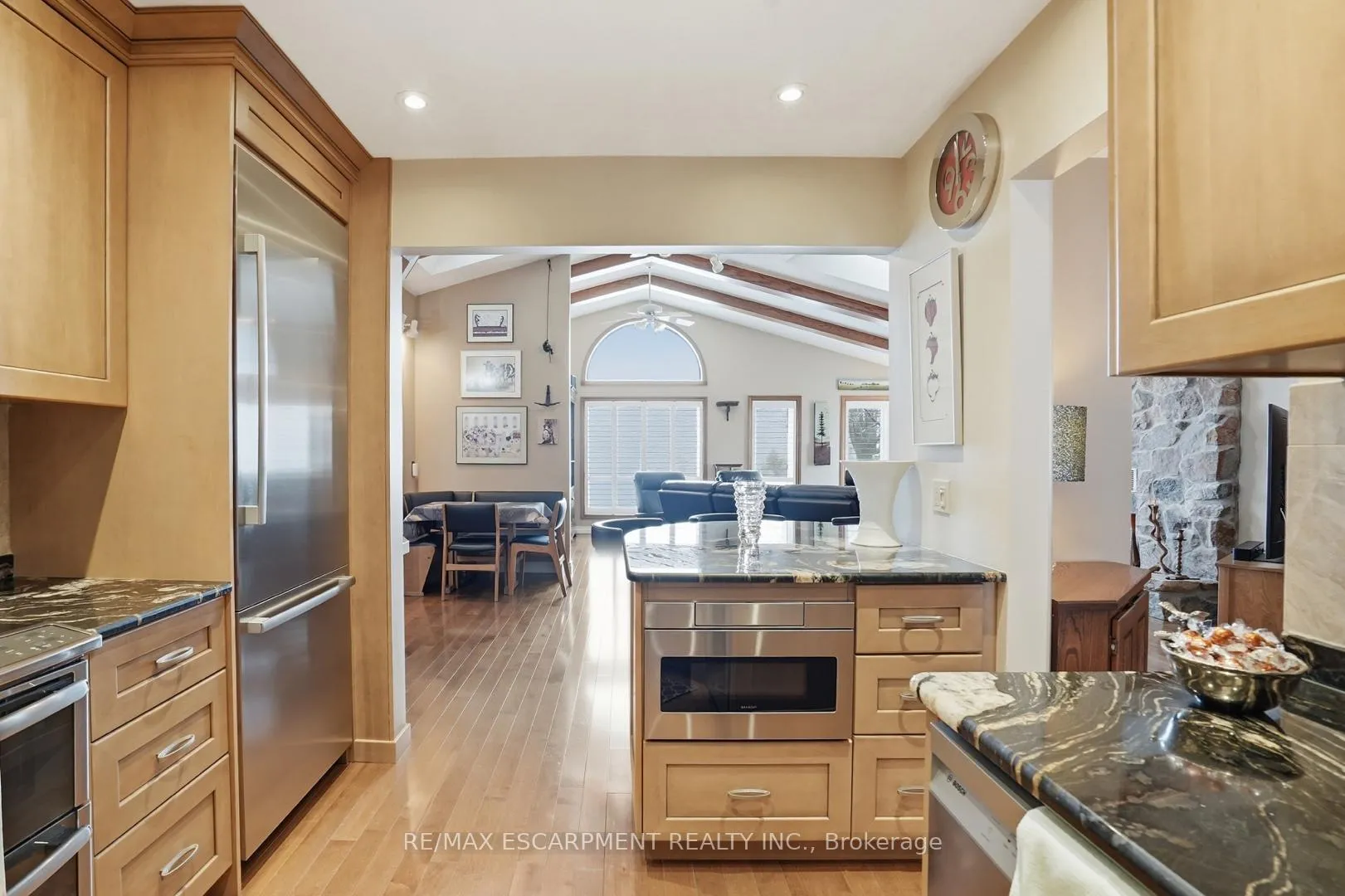 Photo 17 of 9389 Chippewa Road W, Hamilton, Rural Glanbrook — HOMEH