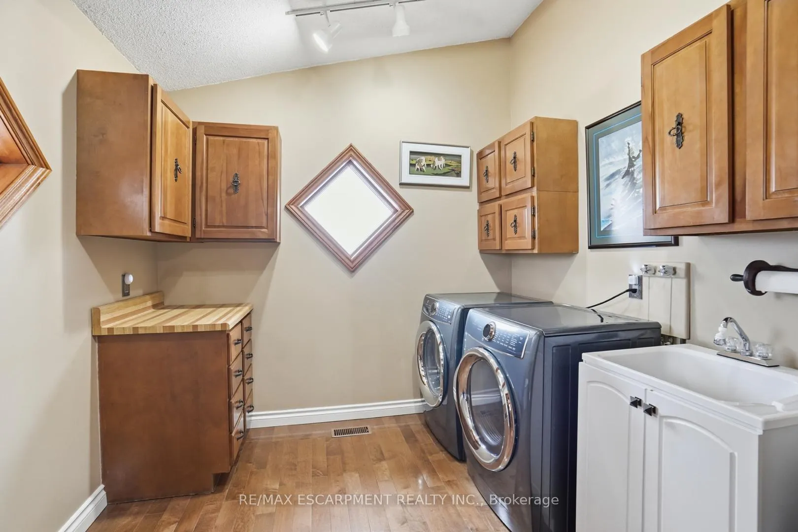 Photo 35 of 9389 Chippewa Road W, Hamilton, Rural Glanbrook — HOMEH