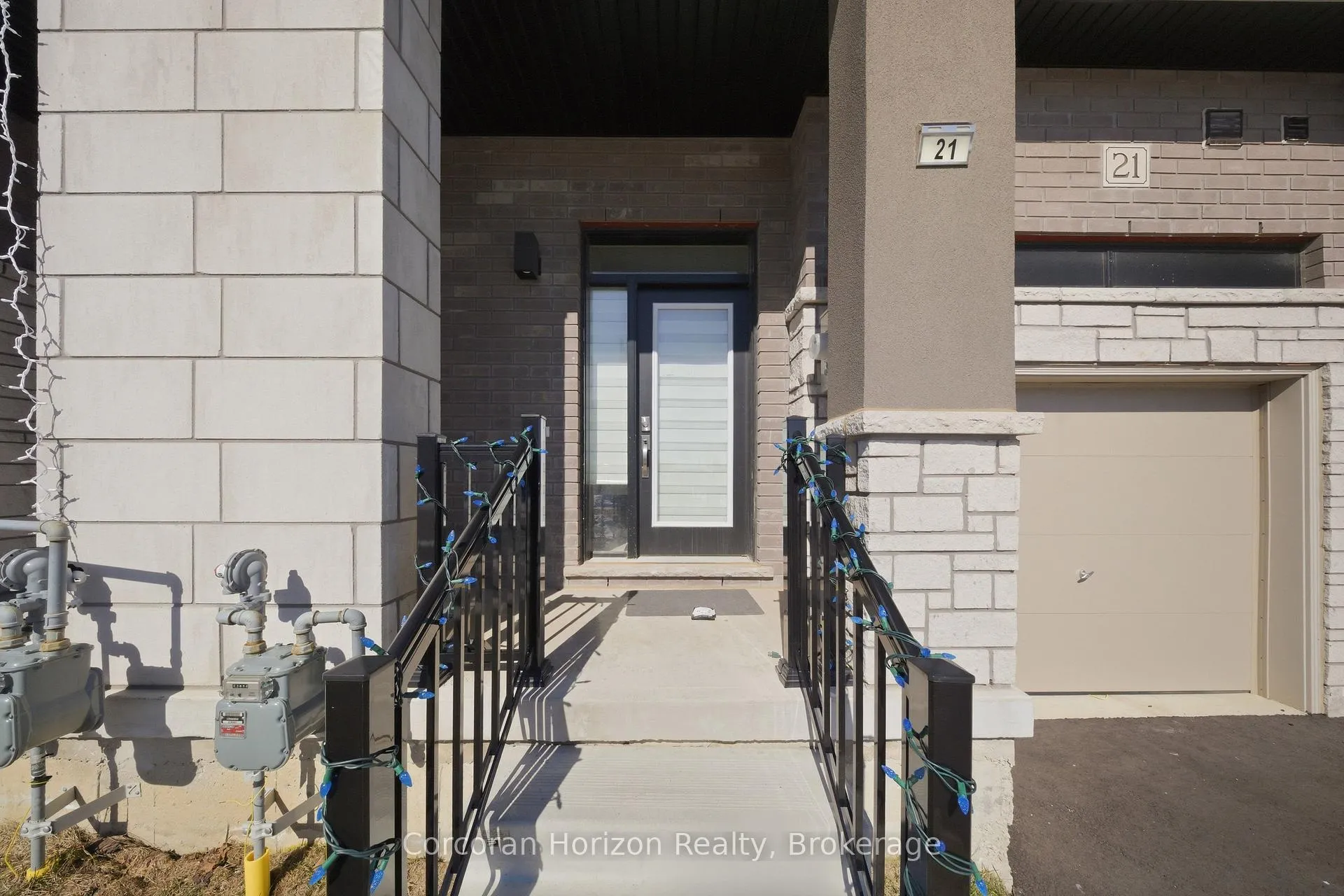 Photo 12 of 21 George Brier Drive W, Brant, Paris — HOMEH