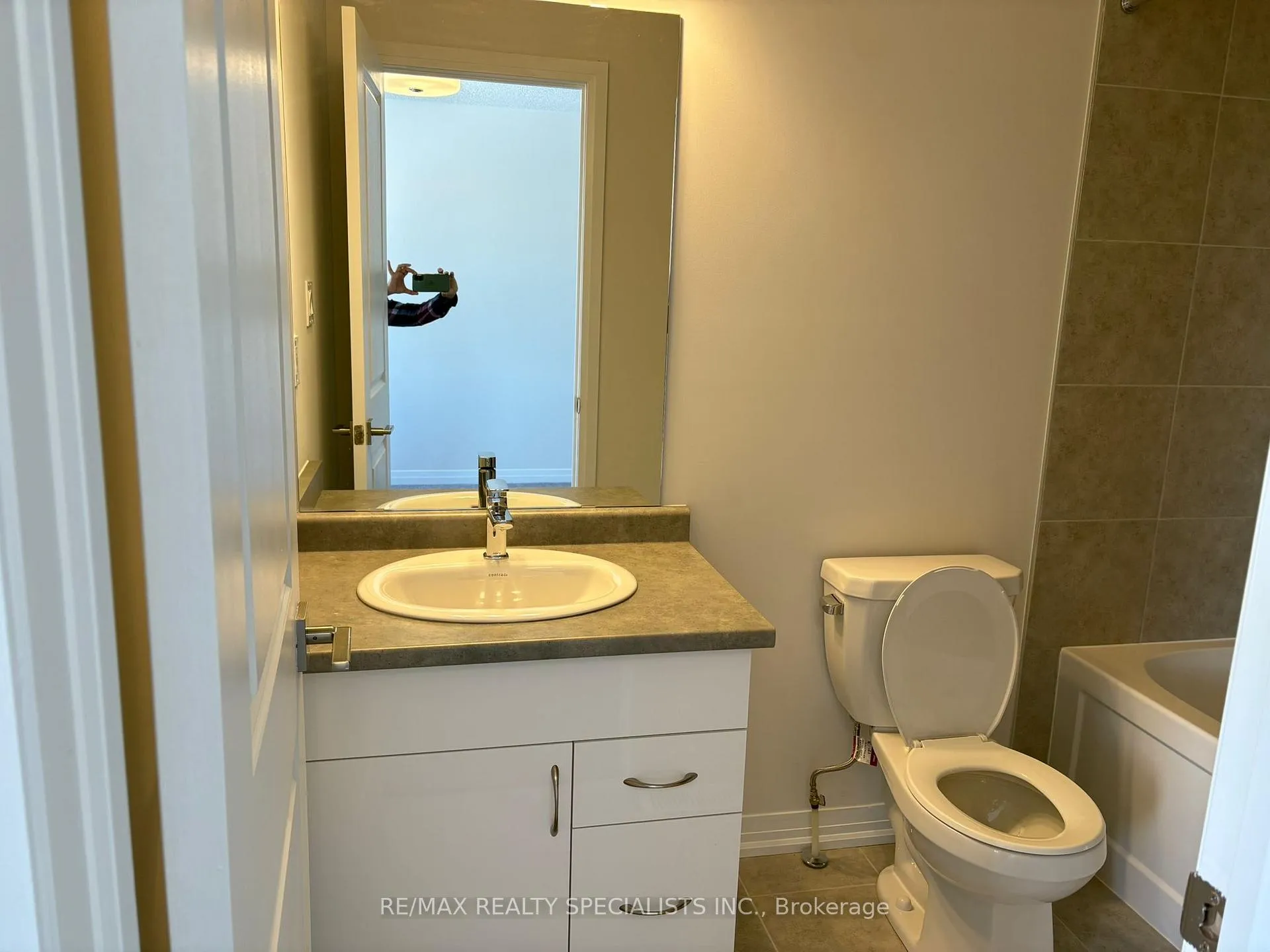 Photo 21 of Unit 15, 313 Conklin Road, Brantford — HOMEH