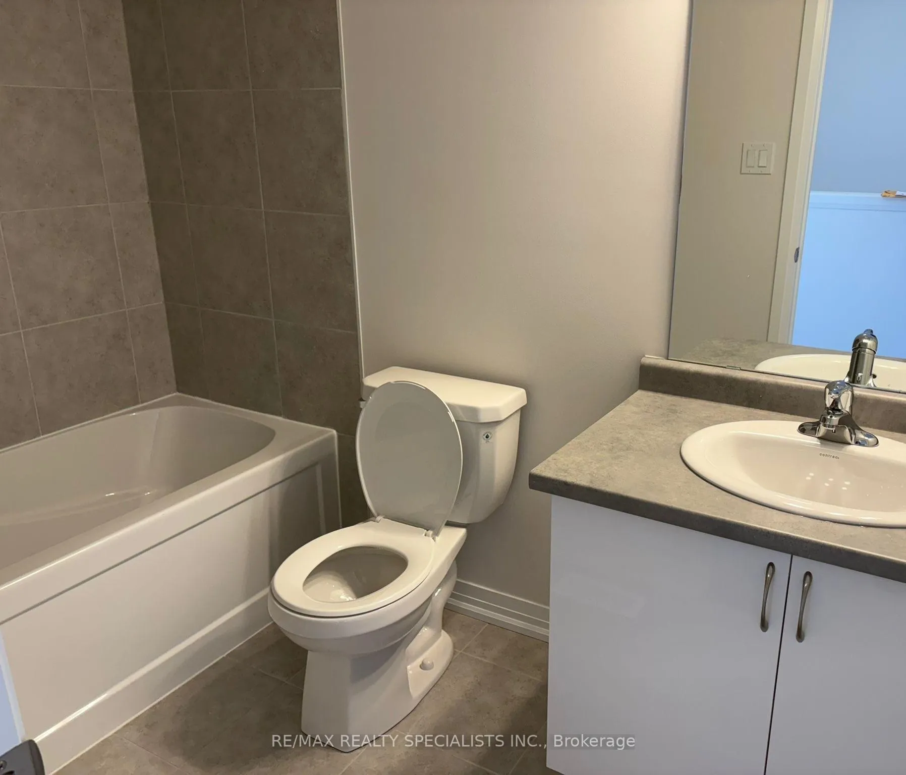 Photo 23 of Unit 15, 313 Conklin Road, Brantford — HOMEH