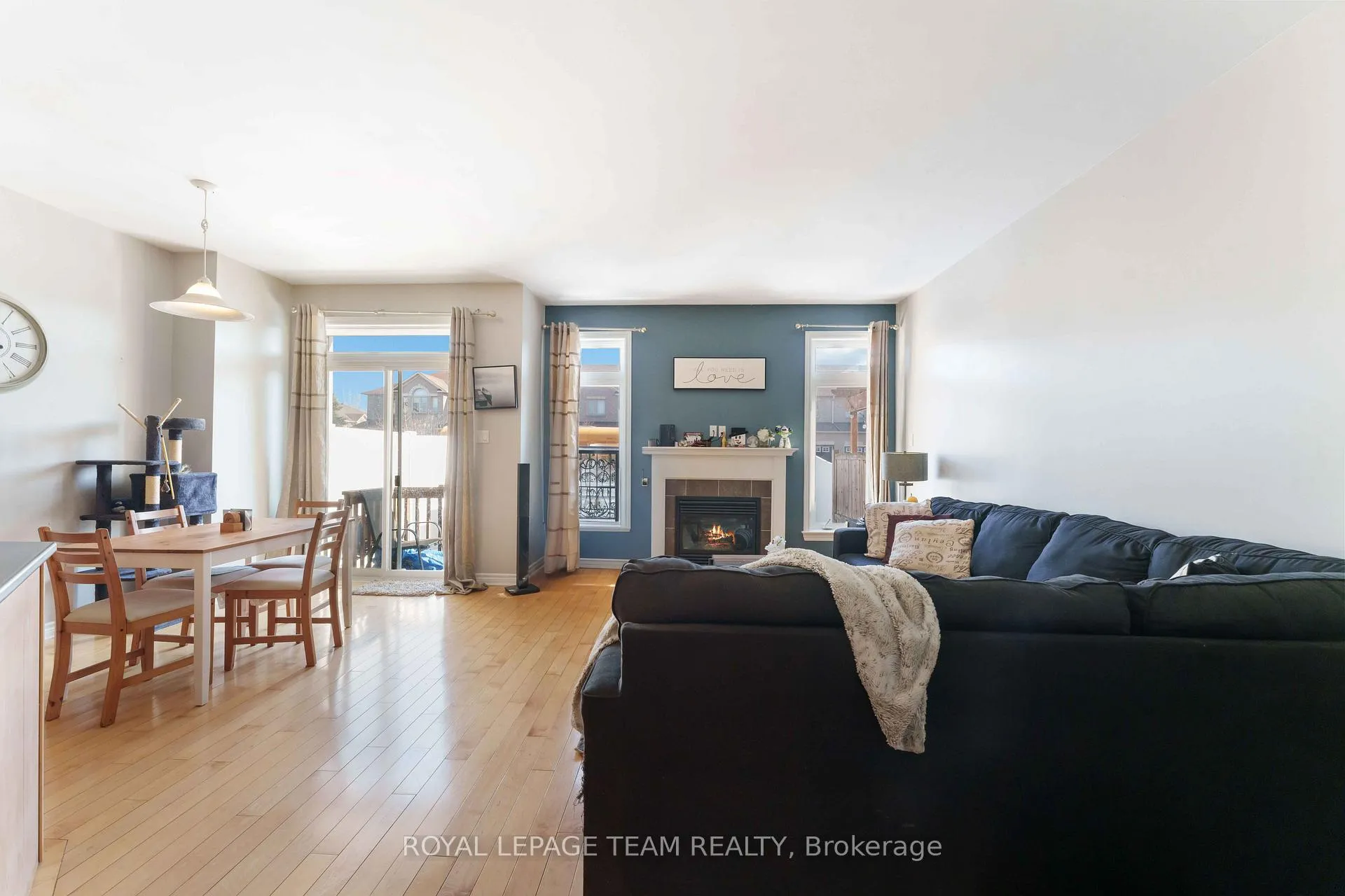 Photo 5 of 106 Whispering Winds Way, Ottawa, Mer Bleue/Bradley Estates/Anderson Park — HOMEH