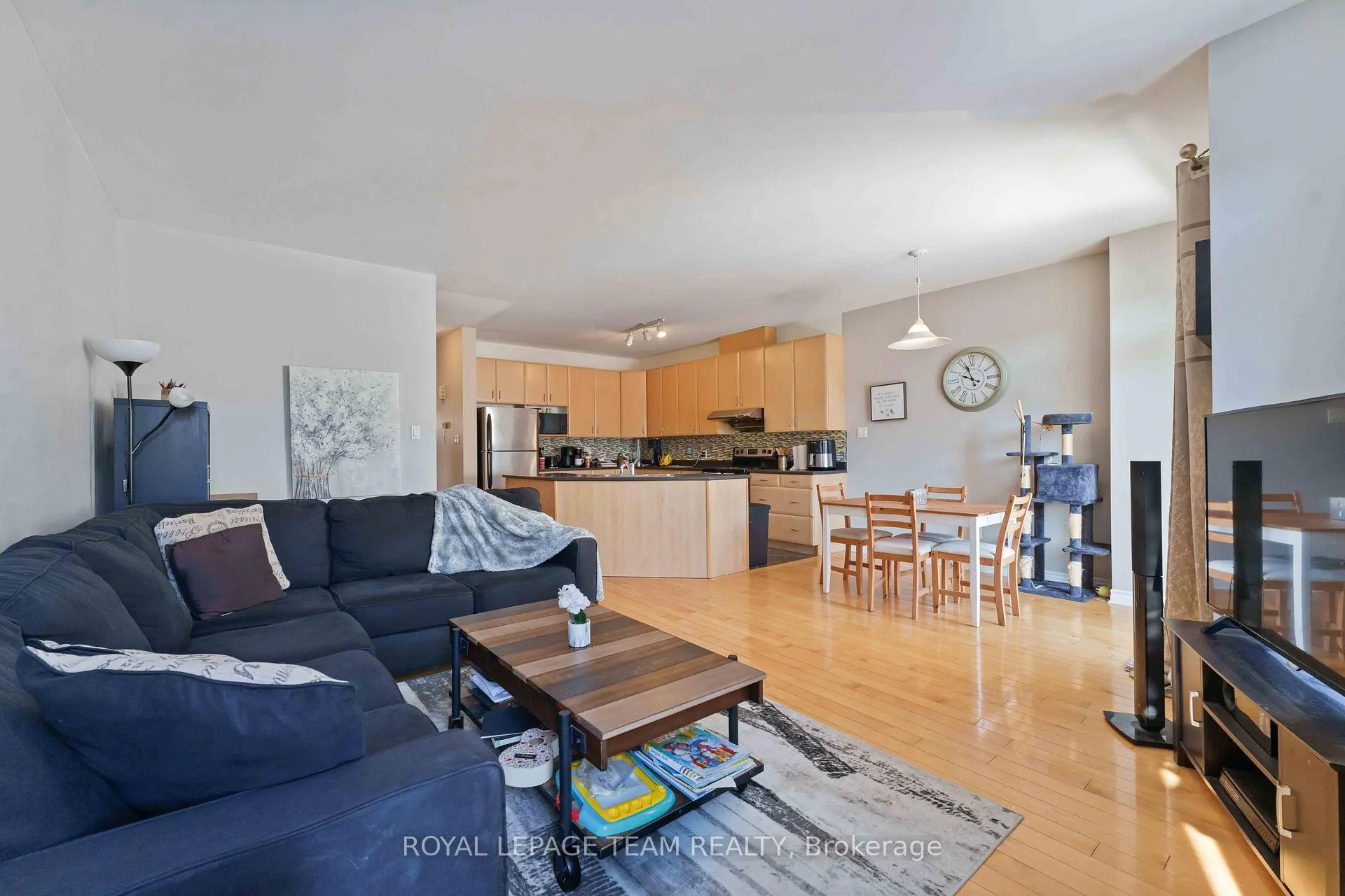 Photo 9 of 106 Whispering Winds Way, Ottawa, Mer Bleue/Bradley Estates/Anderson Park — HOMEH