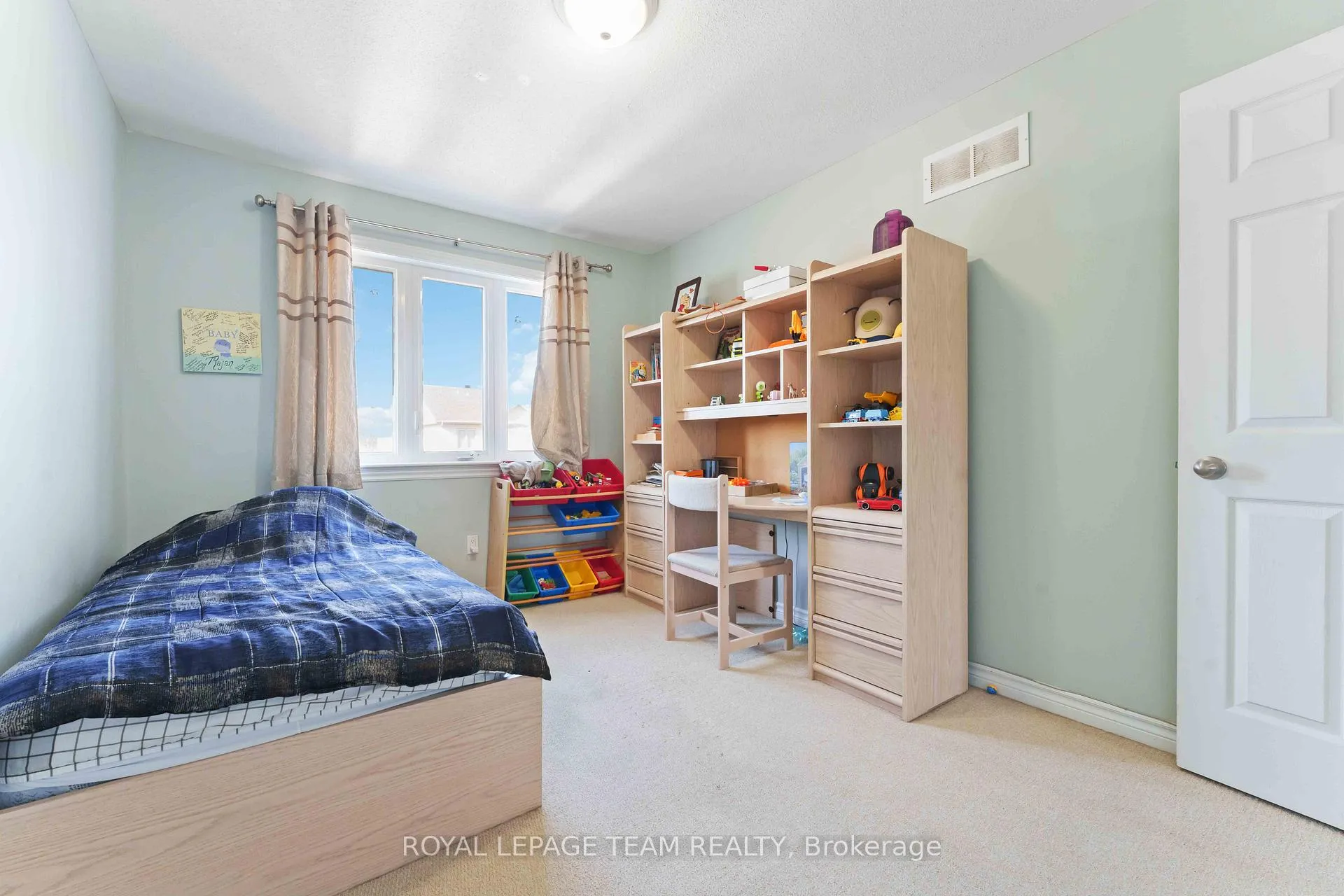 Photo 16 of 106 Whispering Winds Way, Ottawa, Mer Bleue/Bradley Estates/Anderson Park — HOMEH
