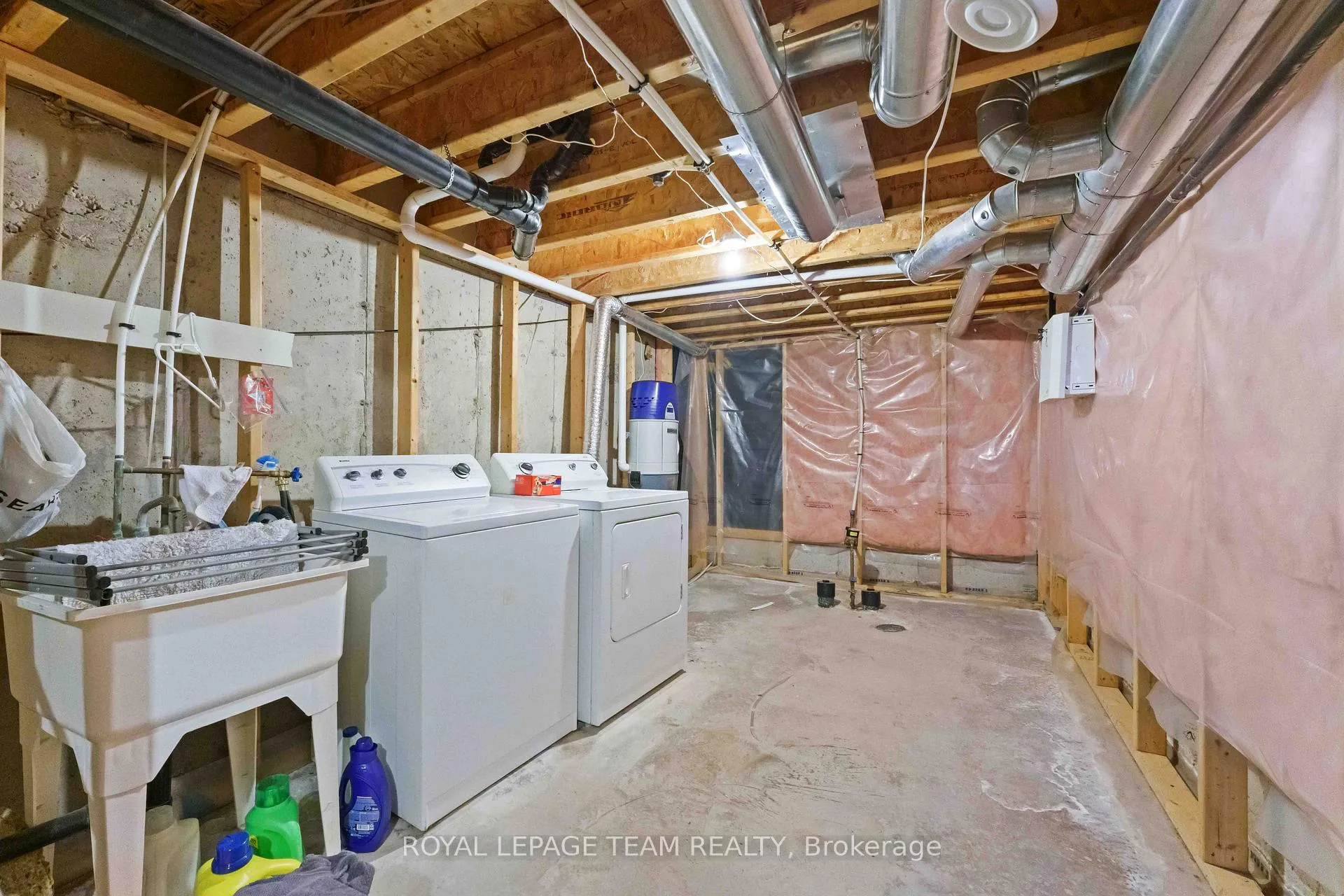 Photo 26 of 106 Whispering Winds Way, Ottawa, Mer Bleue/Bradley Estates/Anderson Park — HOMEH