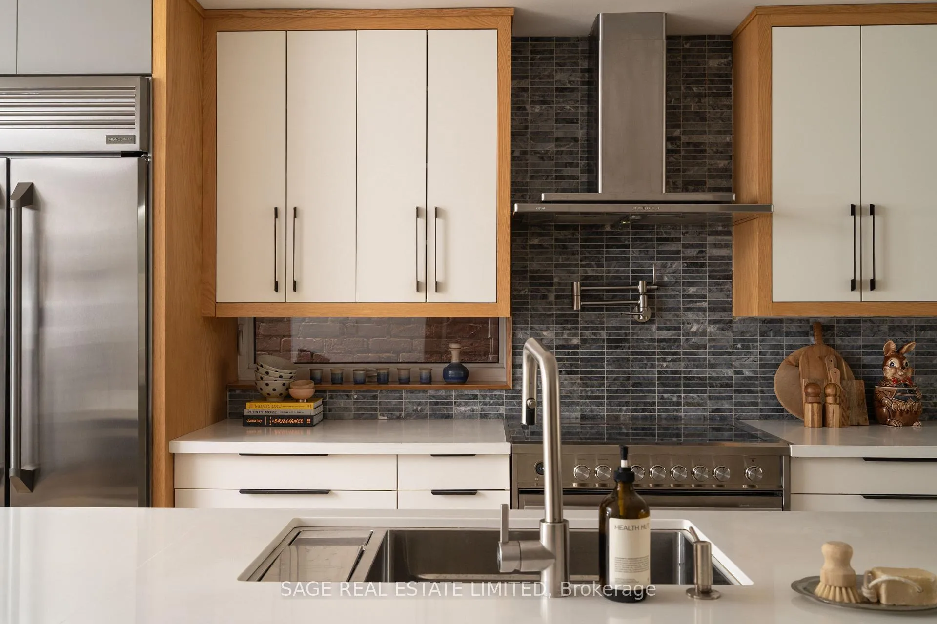 Photo 5 of 128 Argyle Street, Toronto, Trinity-Bellwoods — HOMEH