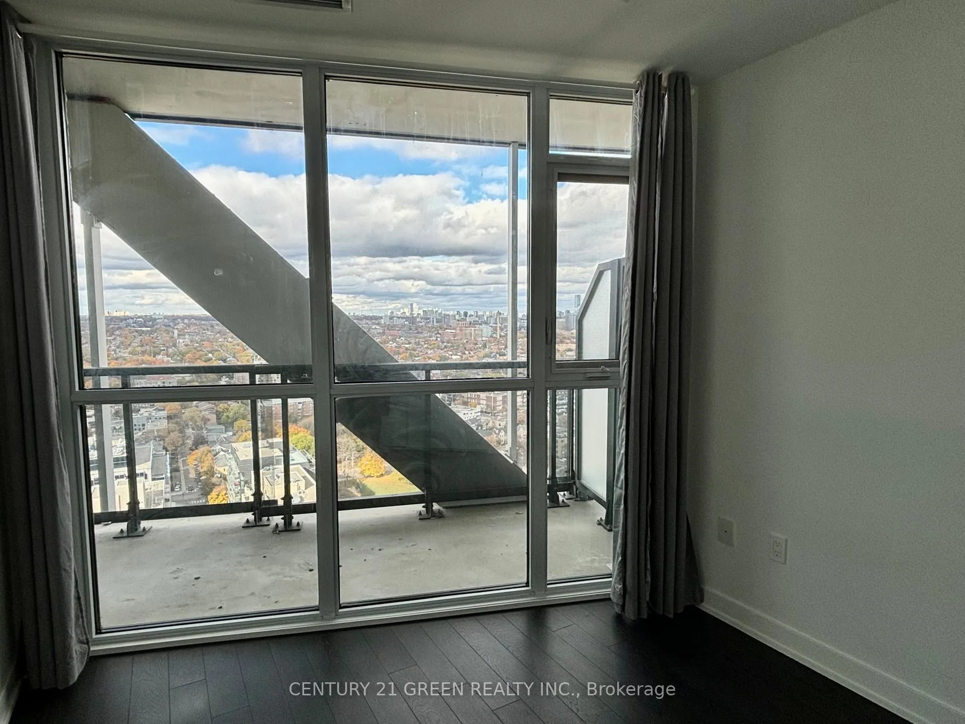Photo 11 of Unit 2707, 50 Ordnance Street, Toronto, Niagara — HOMEH