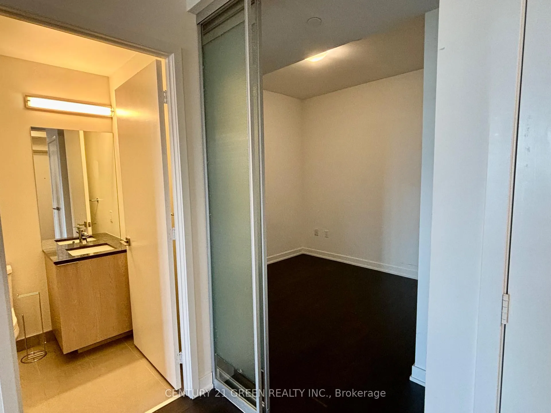 Photo 14 of Unit 2707, 50 Ordnance Street, Toronto, Niagara — HOMEH
