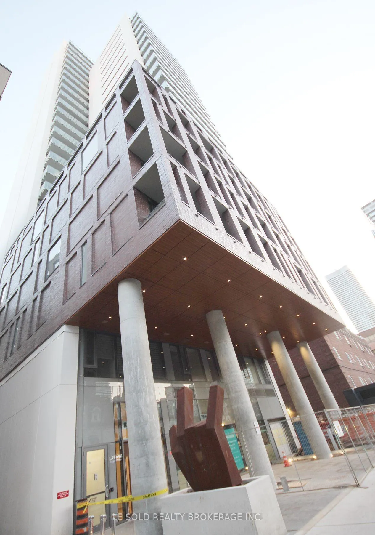 Photo 2 of Unit 703, 81 Wellesley Street E, Toronto, Church-Yonge Corridor — HOMEH