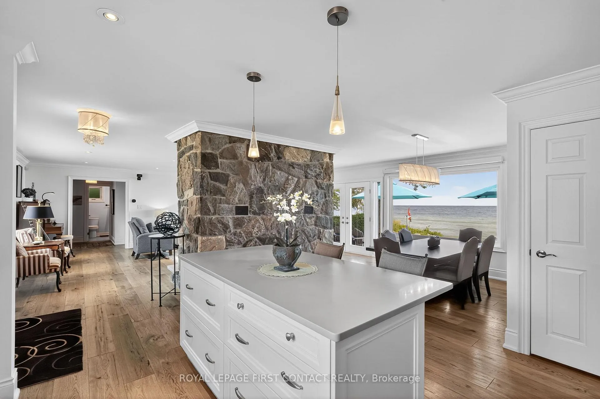 Photo 7 of 73 Parkside Drive, Oro-Medonte, Rural Oro-Medonte — HOMEH