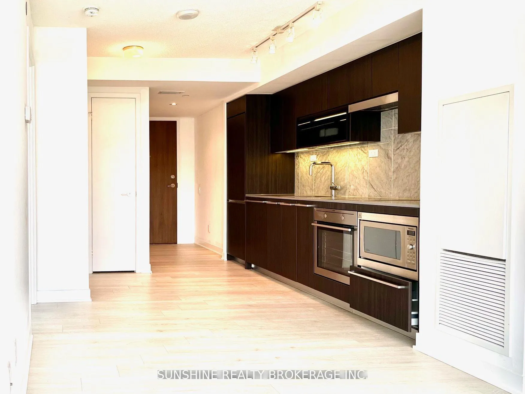 Photo 14 of Unit 1715, 80 Queens Wharf Road, Toronto, Waterfront Communities — HOMEH