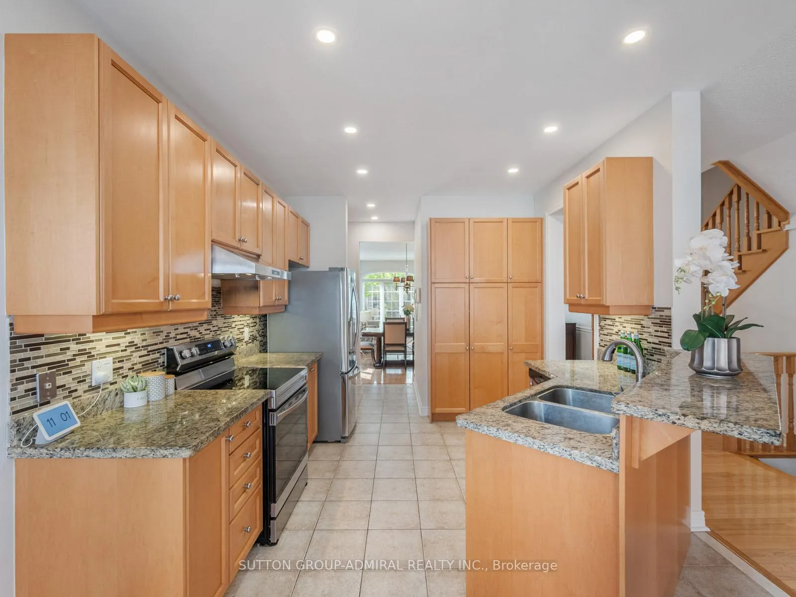 Photo 9 of 4 Haywood Drive, Markham, Victoria Manor-Jennings Gate — HOMEH