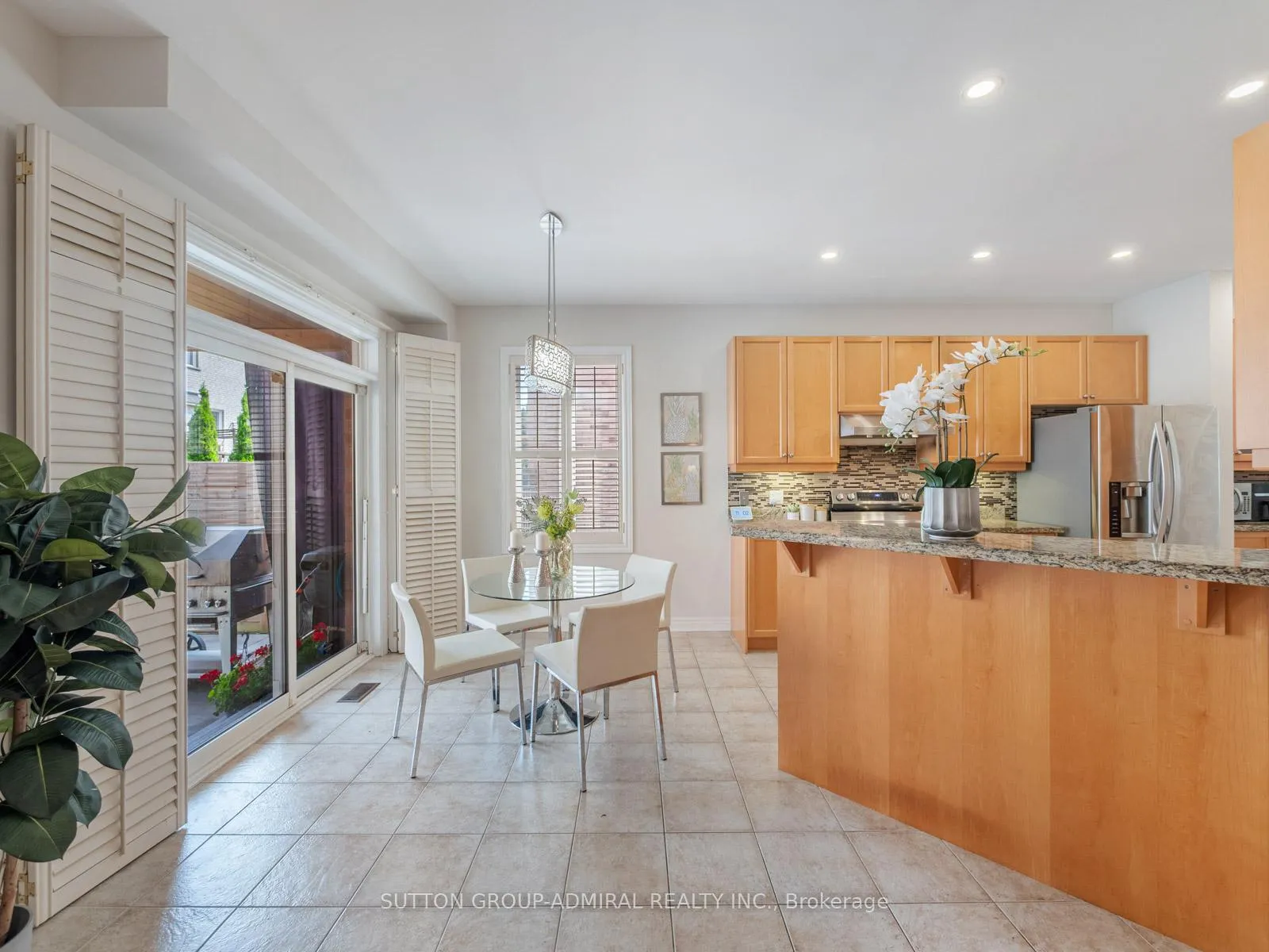 Photo 10 of 4 Haywood Drive, Markham, Victoria Manor-Jennings Gate — HOMEH