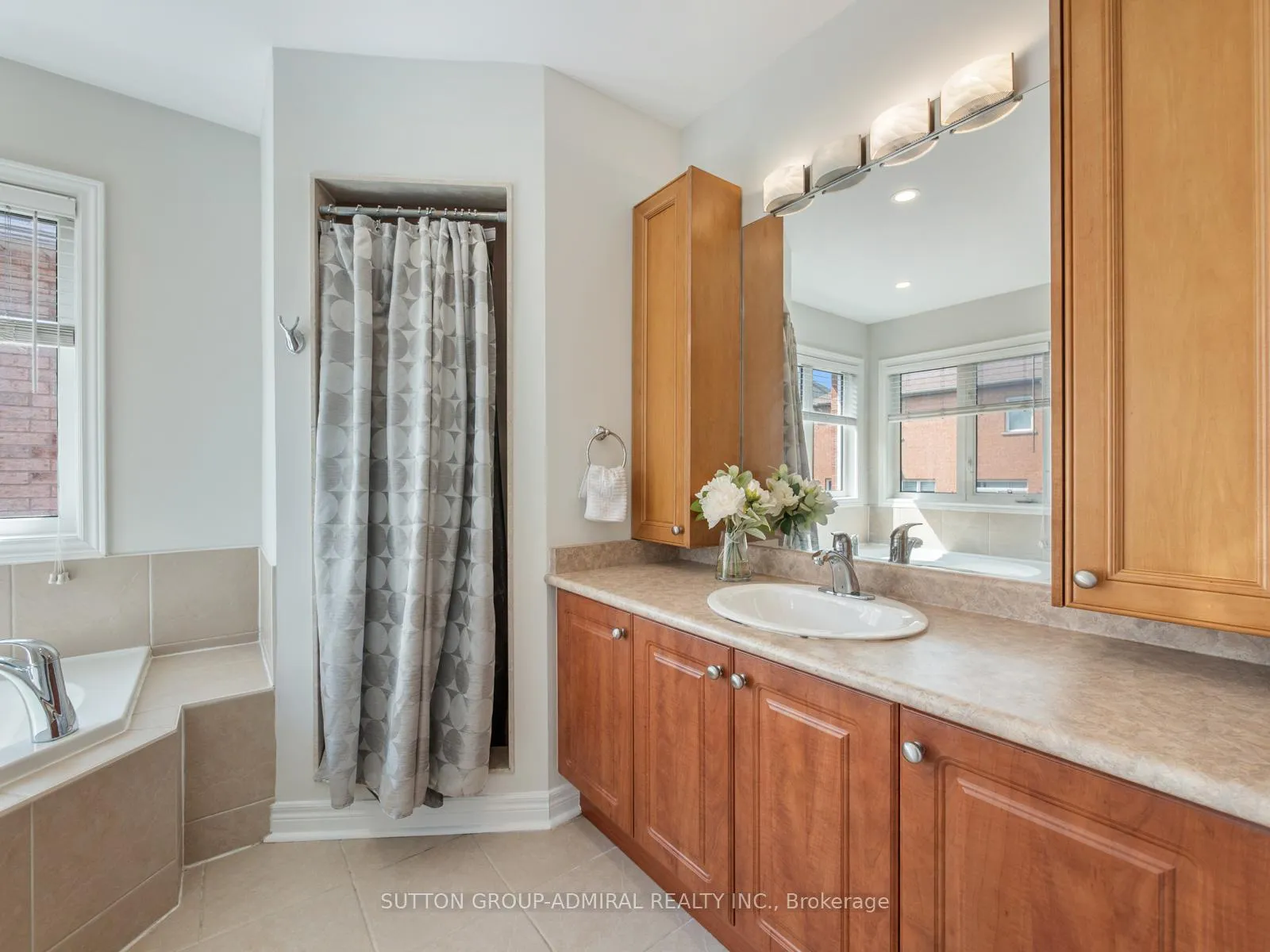 Photo 23 of 4 Haywood Drive, Markham, Victoria Manor-Jennings Gate — HOMEH