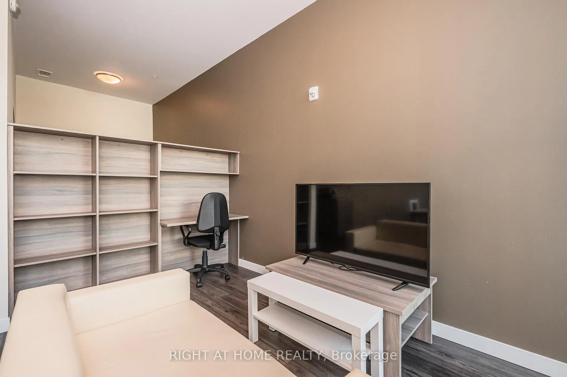 Photo 9 of Unit 3, 257 Hemlock Street, Waterloo, Beechwood/University — HOMEH