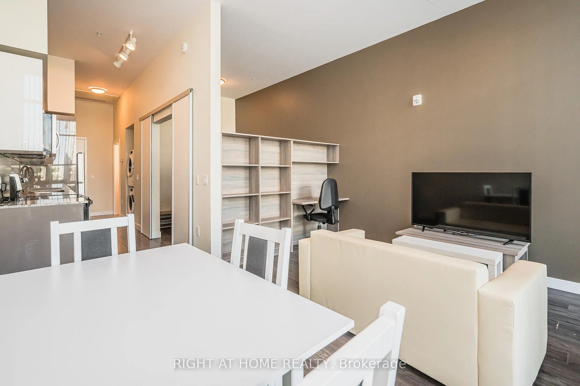 Photo 10 of Unit 3, 257 Hemlock Street, Waterloo, Beechwood/University — HOMEH