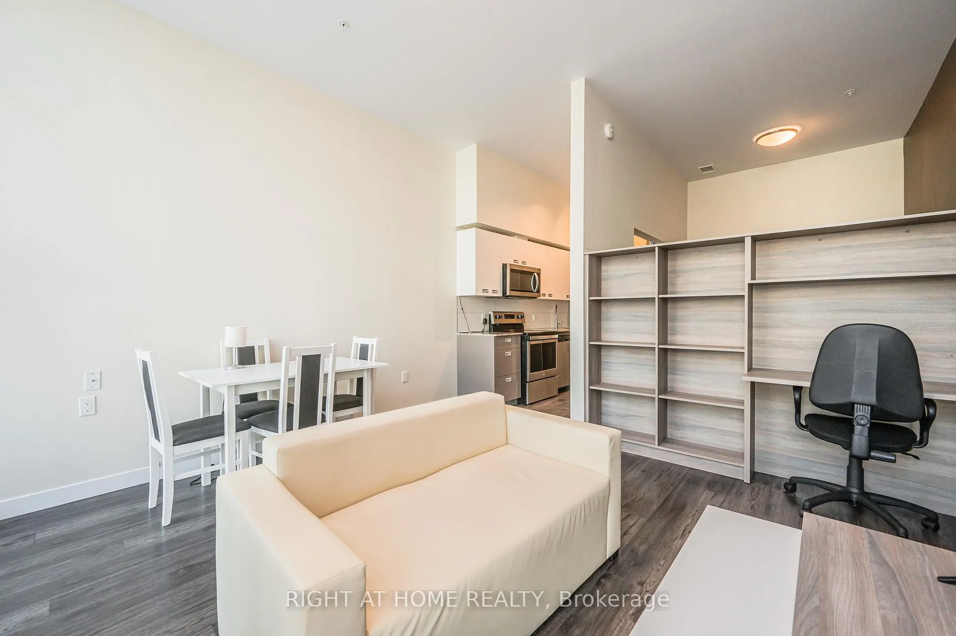 Photo 11 of Unit 3, 257 Hemlock Street, Waterloo, Beechwood/University — HOMEH