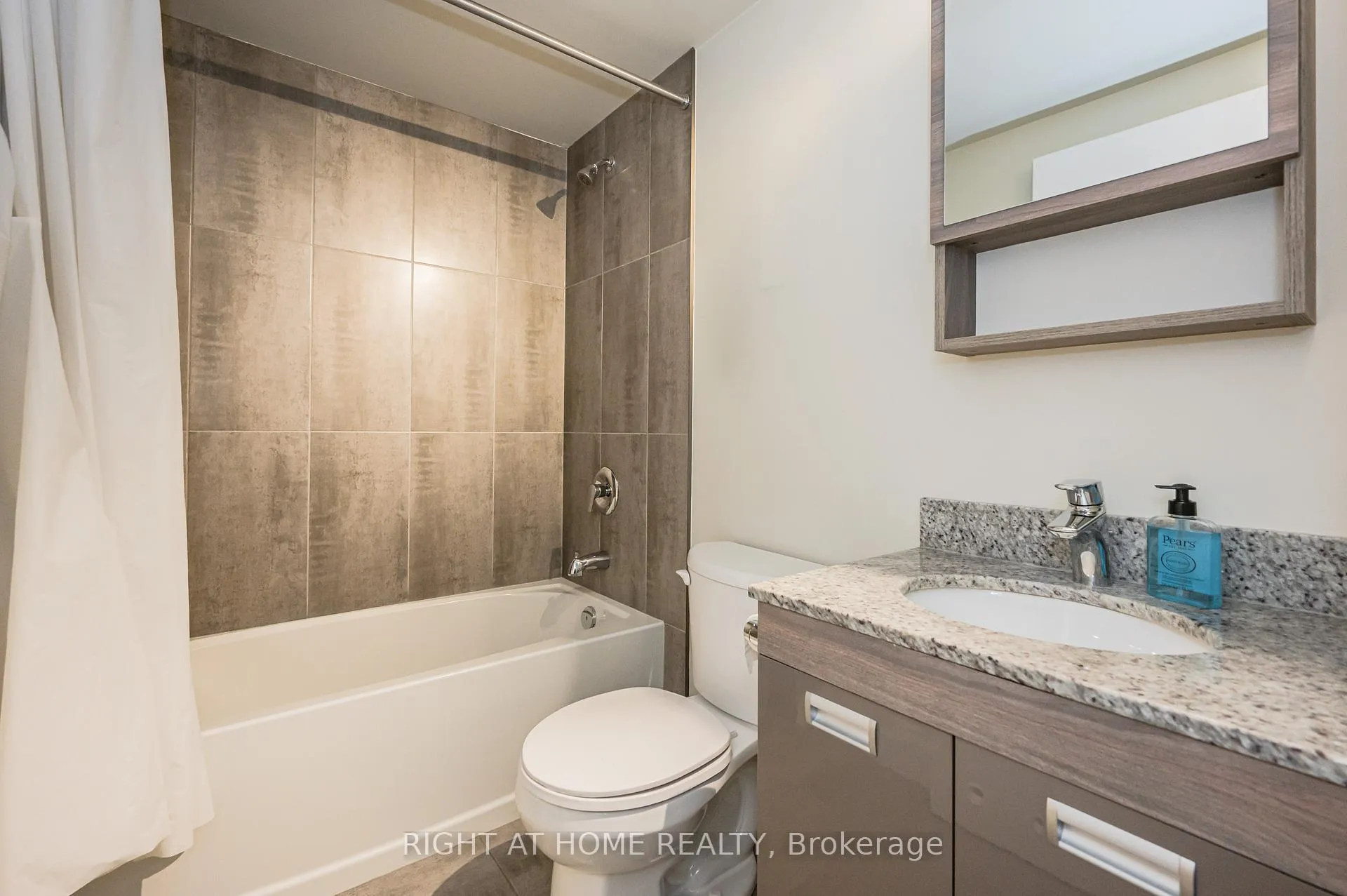 Photo 19 of Unit 3, 257 Hemlock Street, Waterloo, Beechwood/University — HOMEH