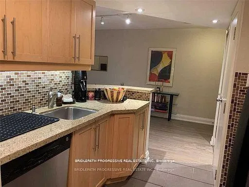 Photo 3 of Unit 706, 1001 Bay Street, Toronto, Bay Street Corridor — HOMEH