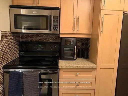 Photo 4 of Unit 706, 1001 Bay Street, Toronto, Bay Street Corridor — HOMEH
