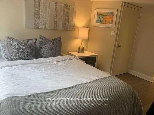 Photo 6 of Unit 706, 1001 Bay Street, Toronto, Bay Street Corridor — HOMEH