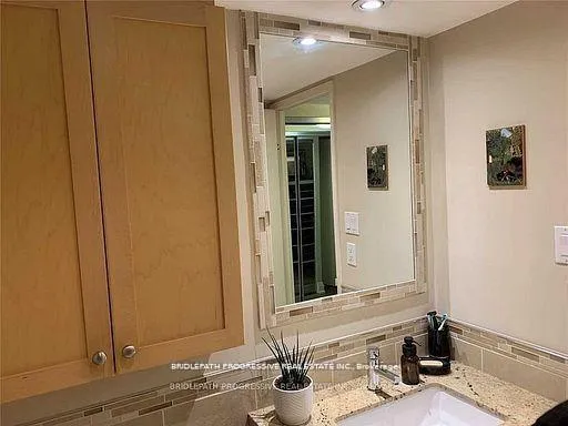 Photo 10 of Unit 706, 1001 Bay Street, Toronto, Bay Street Corridor — HOMEH