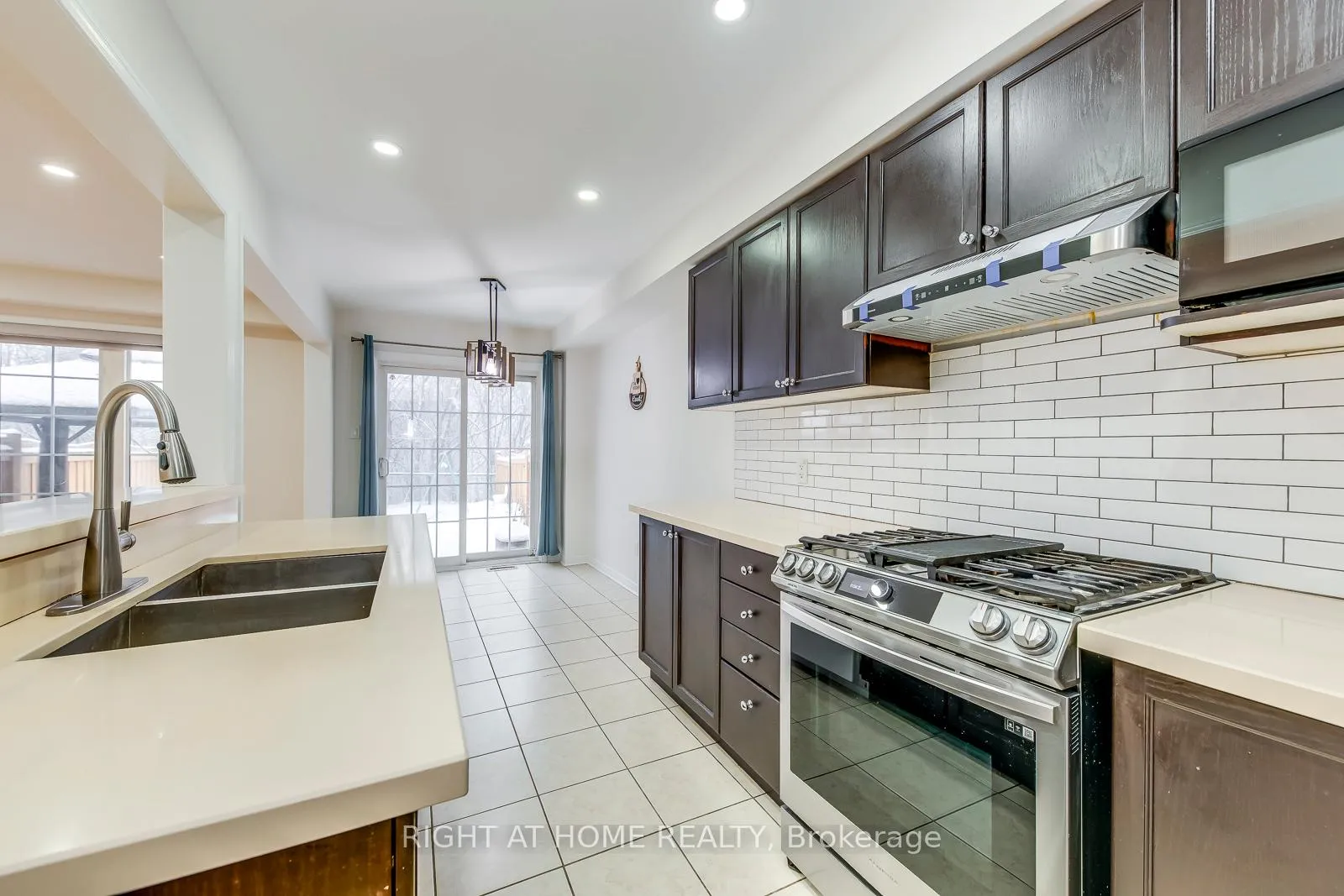 Photo 11 of 15 Eagle Trace Drive, Brampton, Sandringham-Wellington — HOMEH