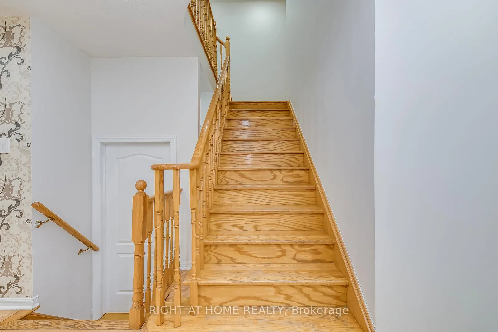 Photo 15 of 15 Eagle Trace Drive, Brampton, Sandringham-Wellington — HOMEH