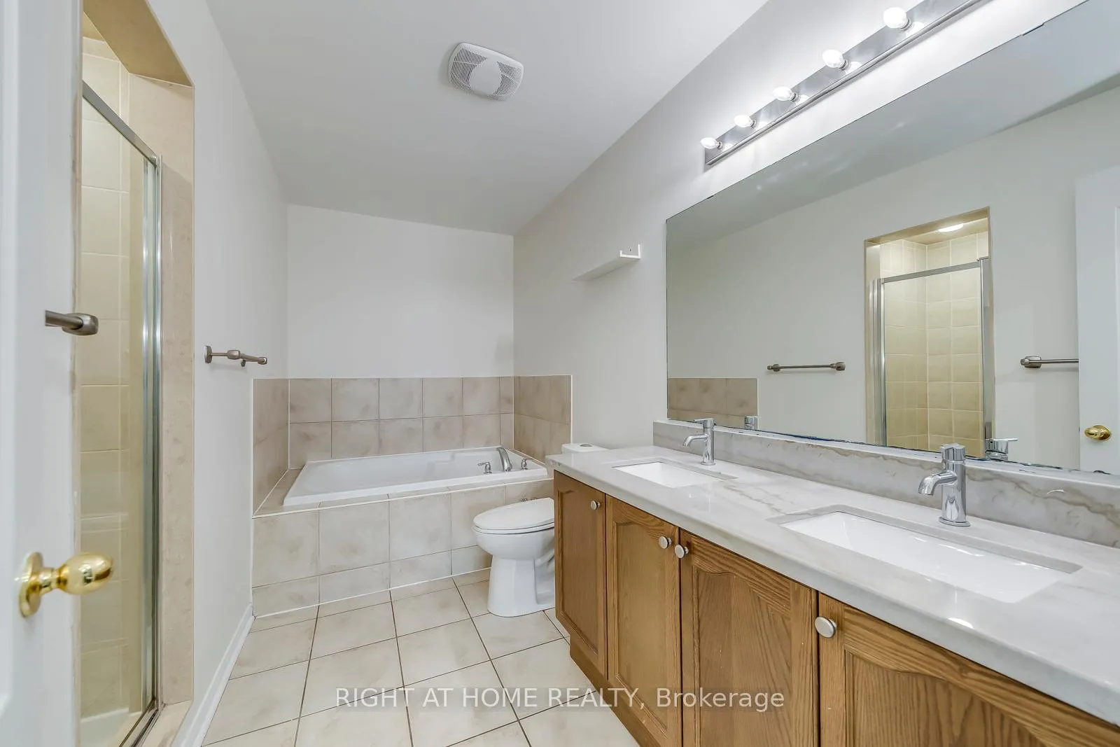 Photo 19 of 15 Eagle Trace Drive, Brampton, Sandringham-Wellington — HOMEH