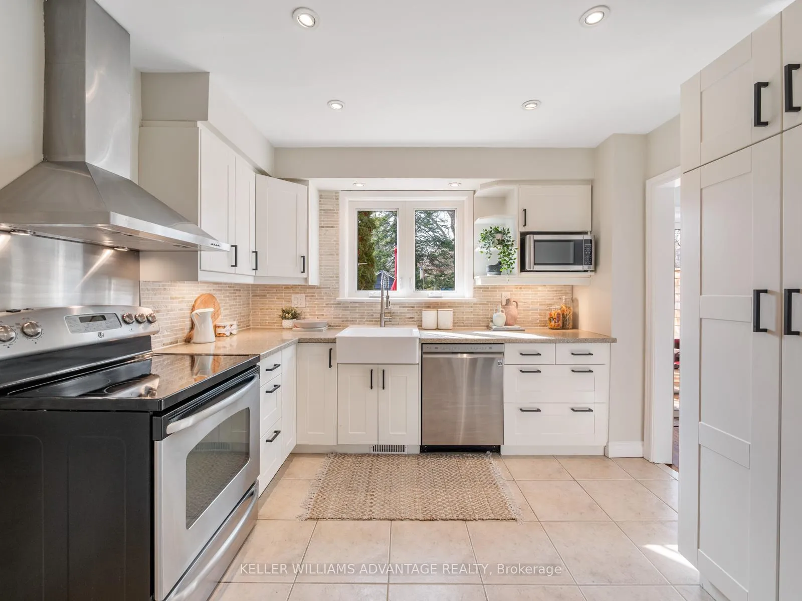 Photo 6 of 124 Kalmar Avenue, Scarborough, Birchcliffe-Cliffside — HOMEH