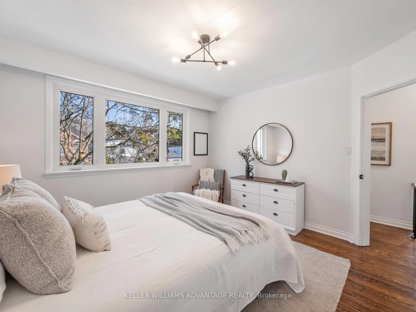 Photo 13 of 124 Kalmar Avenue, Scarborough, Birchcliffe-Cliffside — HOMEH