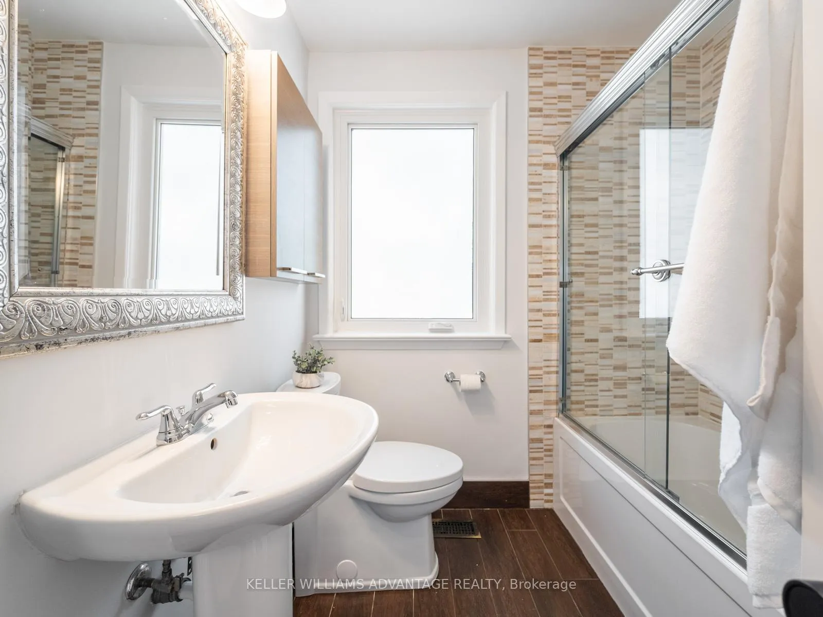 Photo 19 of 124 Kalmar Avenue, Scarborough, Birchcliffe-Cliffside — HOMEH
