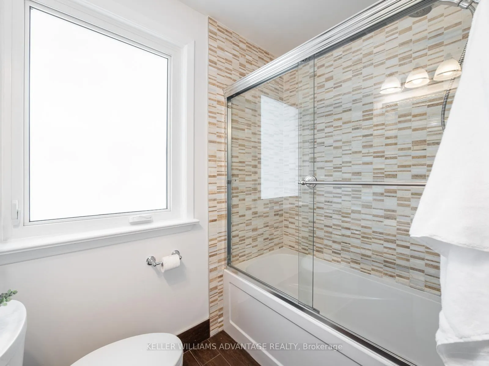 Photo 20 of 124 Kalmar Avenue, Scarborough, Birchcliffe-Cliffside — HOMEH