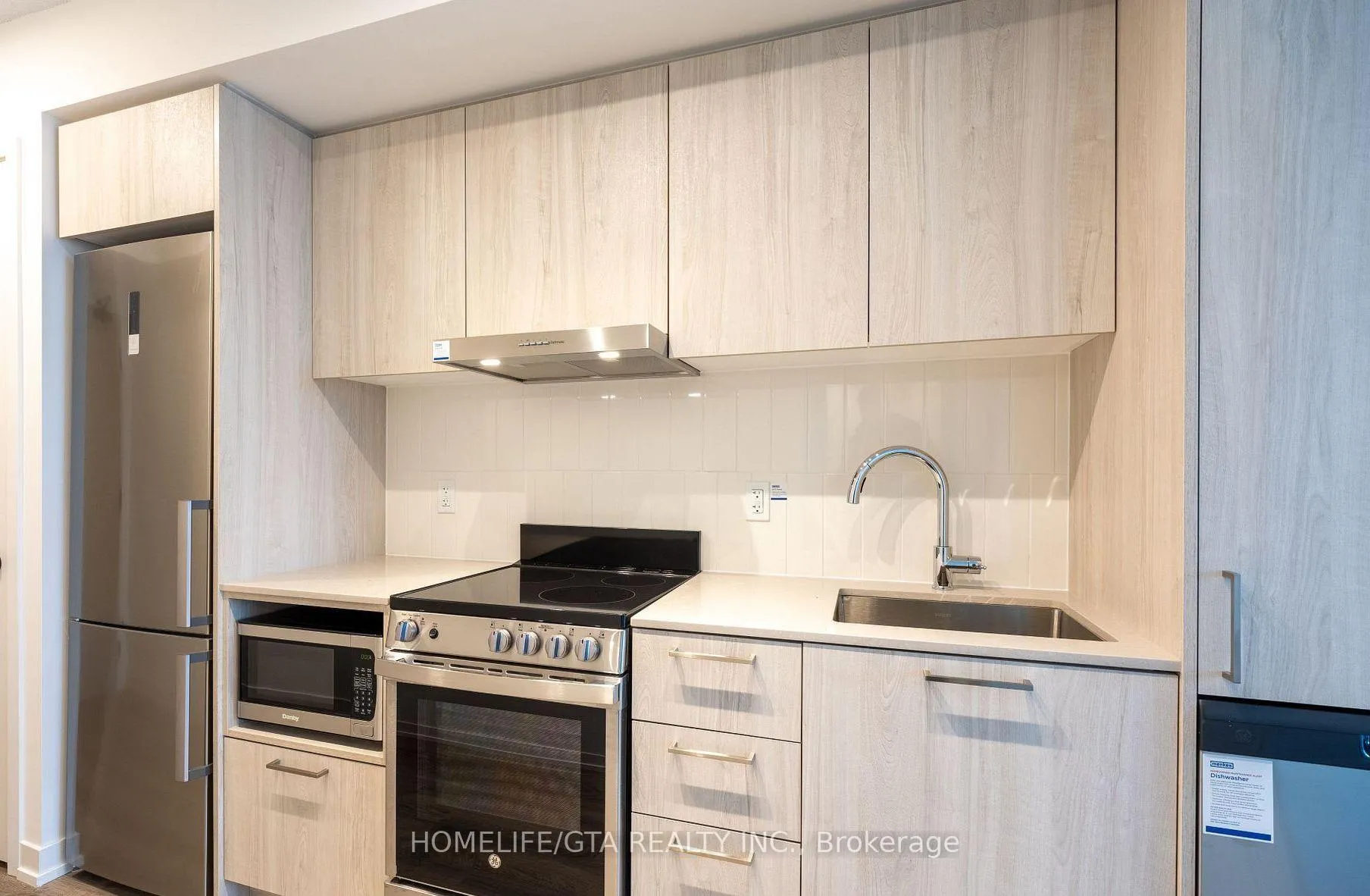 Photo 6 of Unit 1002, 195 Commerce Street, Vaughan, Vaughan Corporate Centre — HOMEH