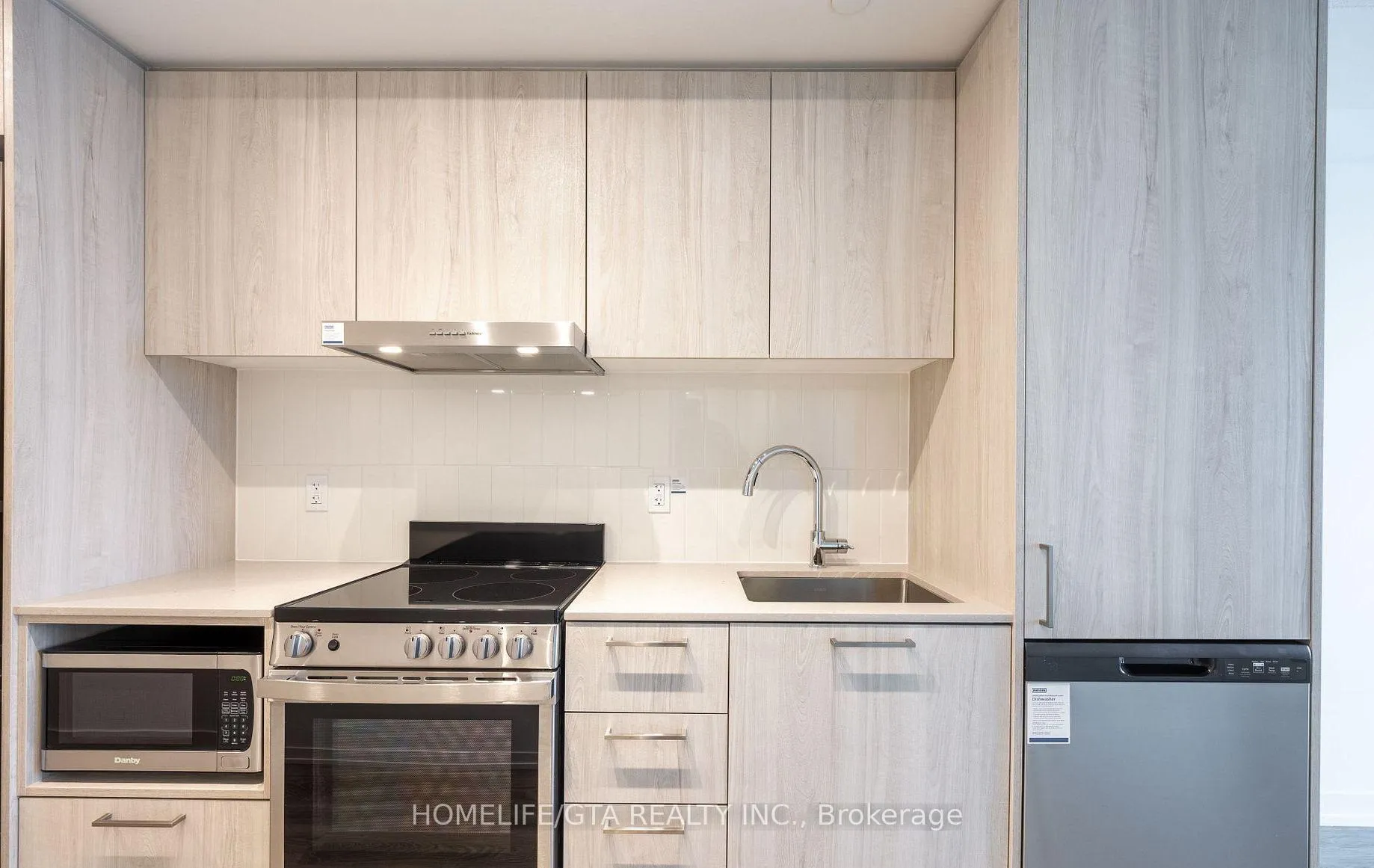 Photo 7 of Unit 1002, 195 Commerce Street, Vaughan, Vaughan Corporate Centre — HOMEH