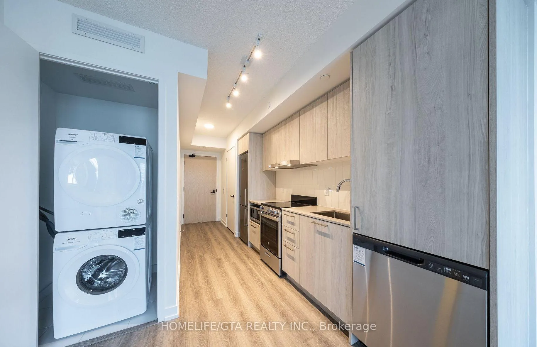 Photo 8 of Unit 1002, 195 Commerce Street, Vaughan, Vaughan Corporate Centre — HOMEH