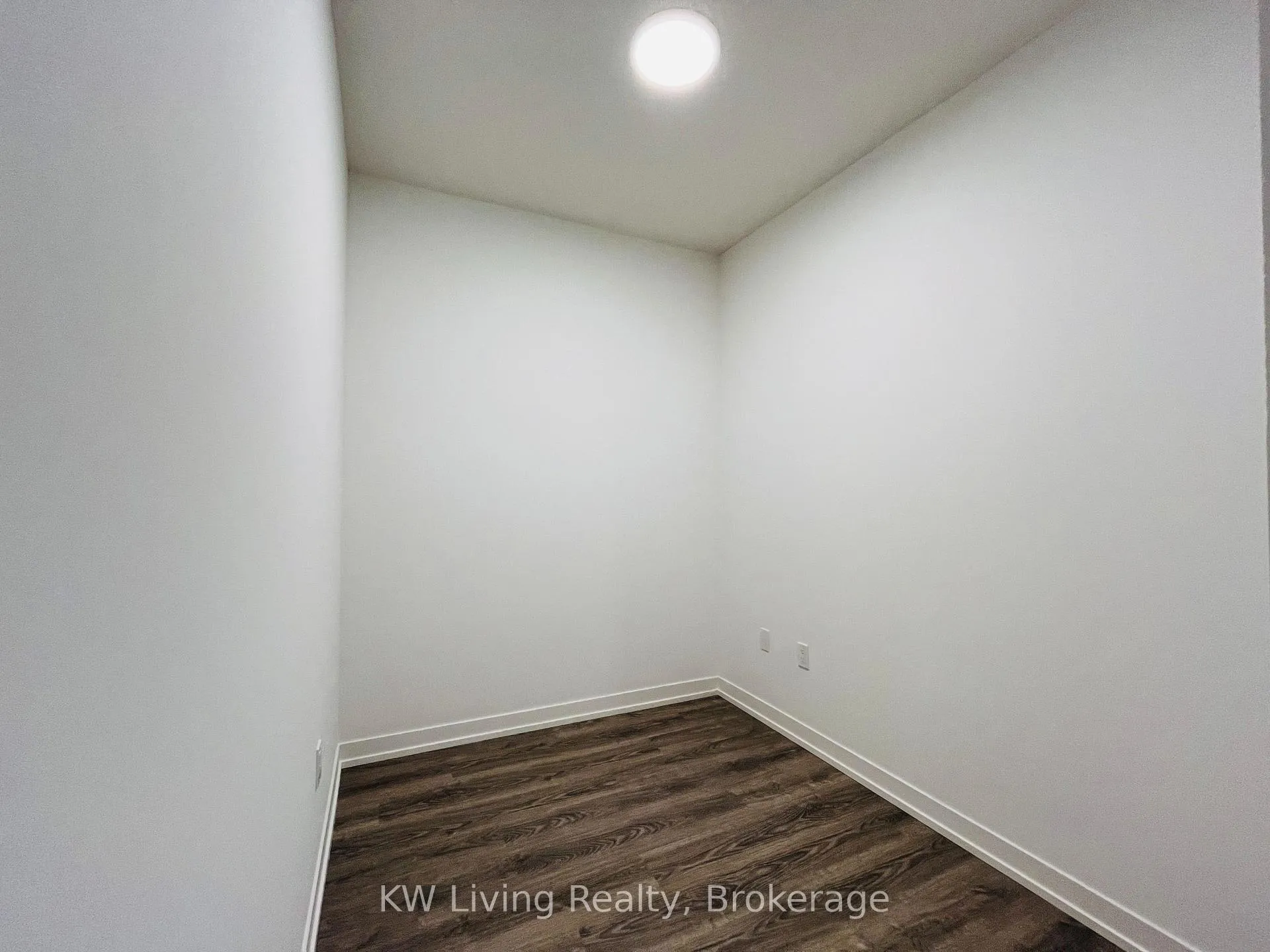Photo 4 of Unit 5907, 8 Interchange Way, Vaughan, Vaughan Corporate Centre — HOMEH