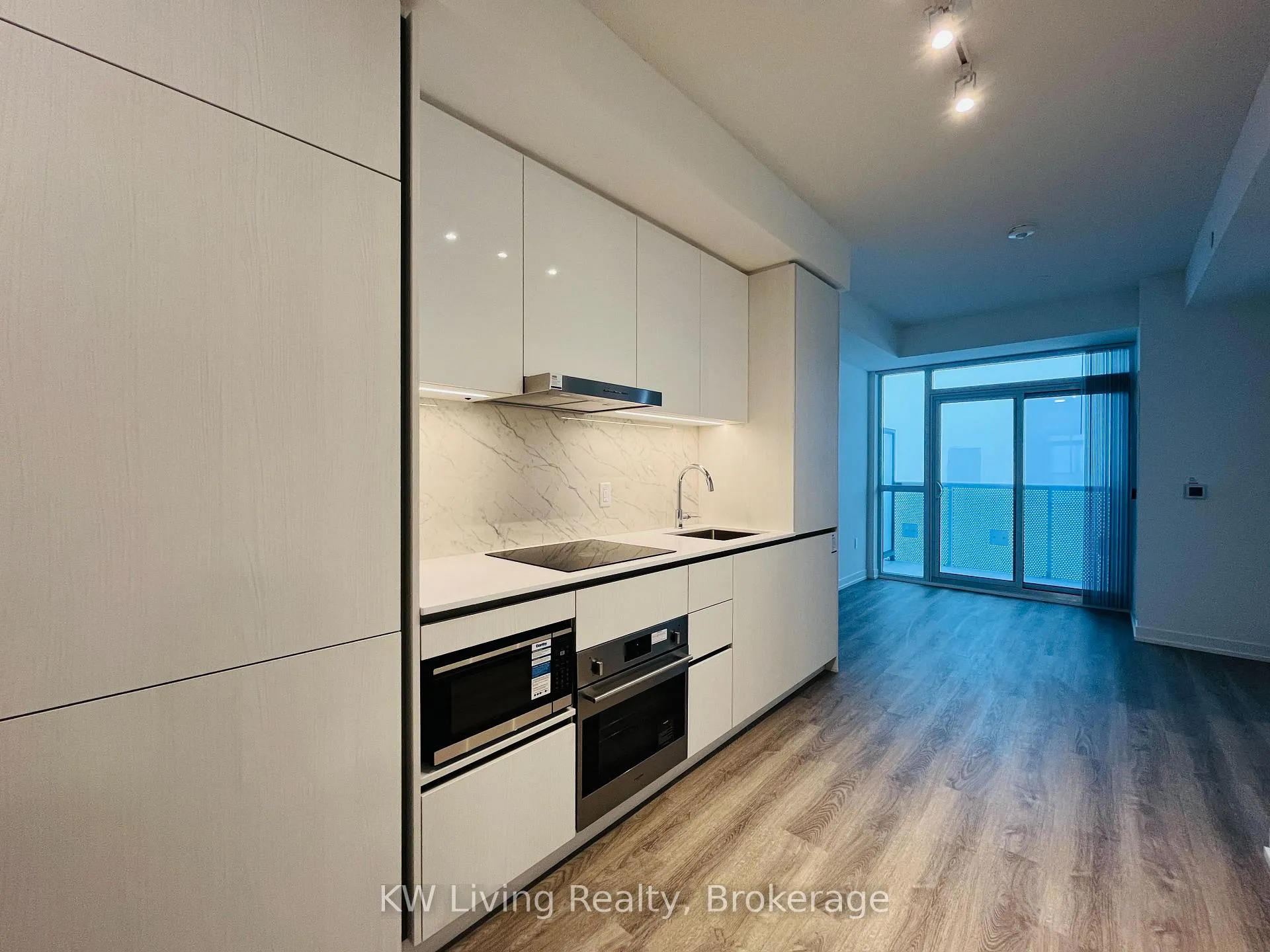 Photo 5 of Unit 5907, 8 Interchange Way, Vaughan, Vaughan Corporate Centre — HOMEH